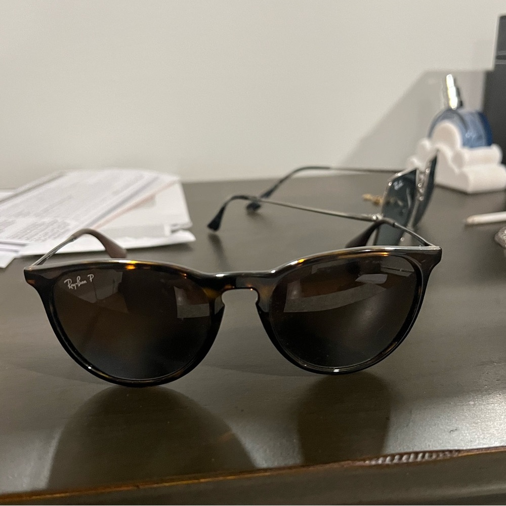 RAY-BAN
RB4171 ERIKA CLASSIC